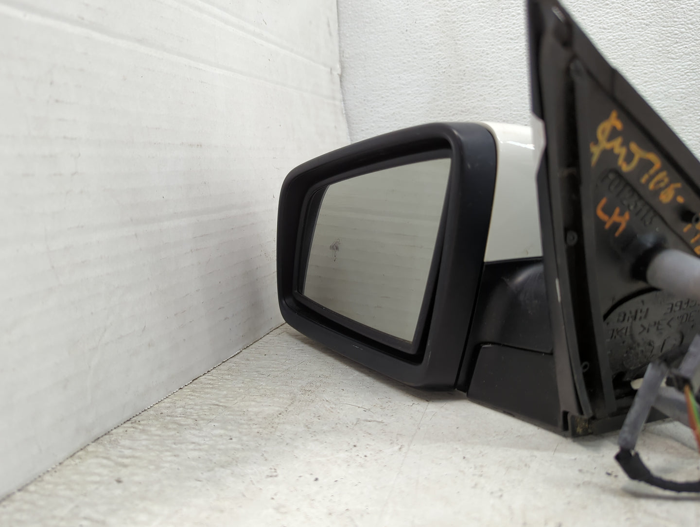 2008-2010 Bmw 528i Driver Side View Mirror - Left Door Mirror OEM Used - Oemusedautoparts1.com
