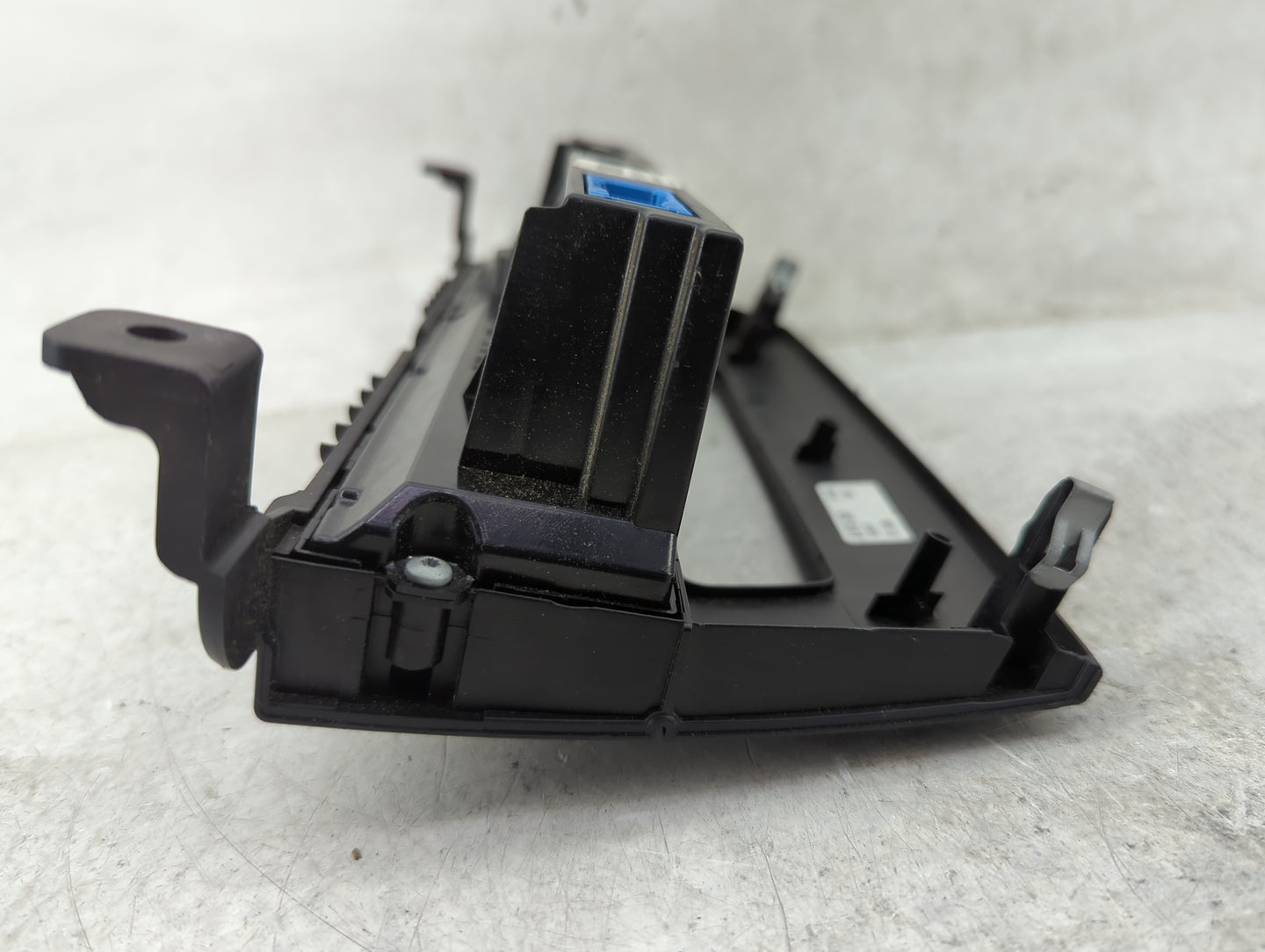 2008-2010 Bmw 528i Climate Control Module Temperature AC/Heater Replacement P/N:9161610-01 Fits Fits 2008 2009 2010 OEM Used