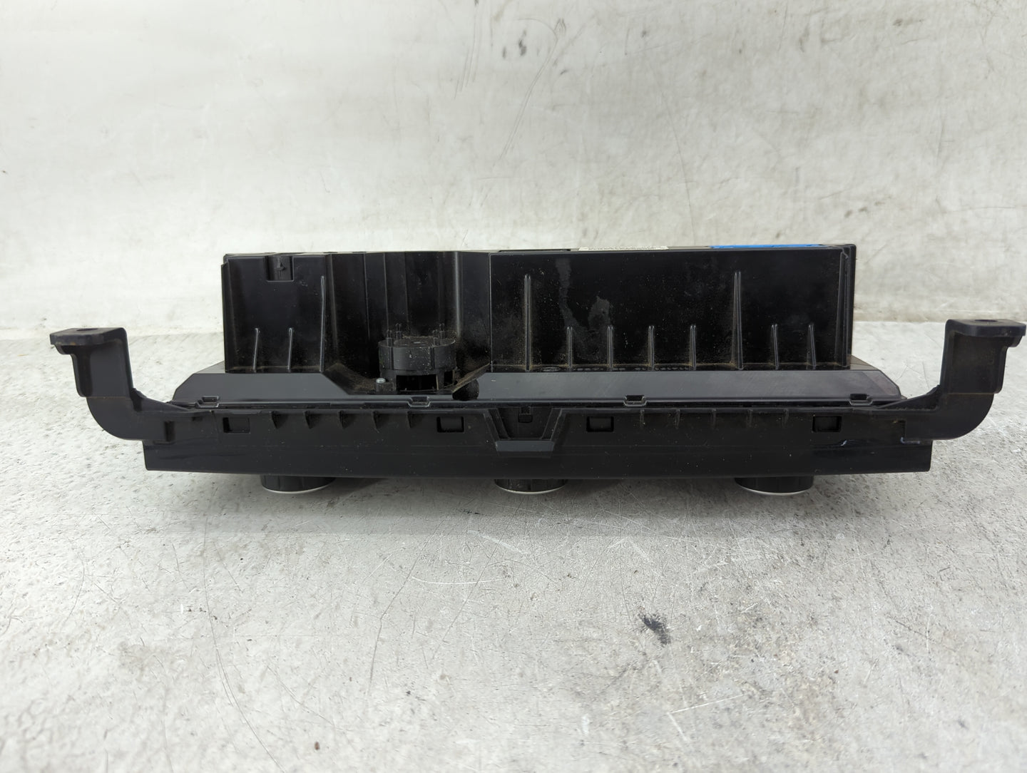 2008-2010 Bmw 528i Climate Control Module Temperature AC/Heater Replacement P/N:9161610-01 Fits Fits 2008 2009 2010 OEM Used