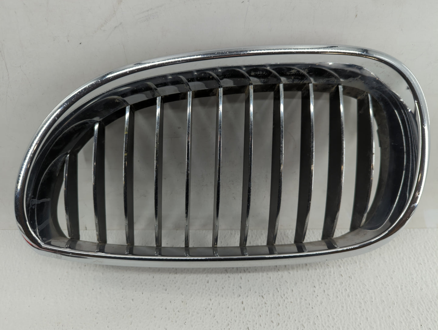 2008-2010 Bmw 528i Front Grille Bumper Not Included - Oemusedautoparts1.com