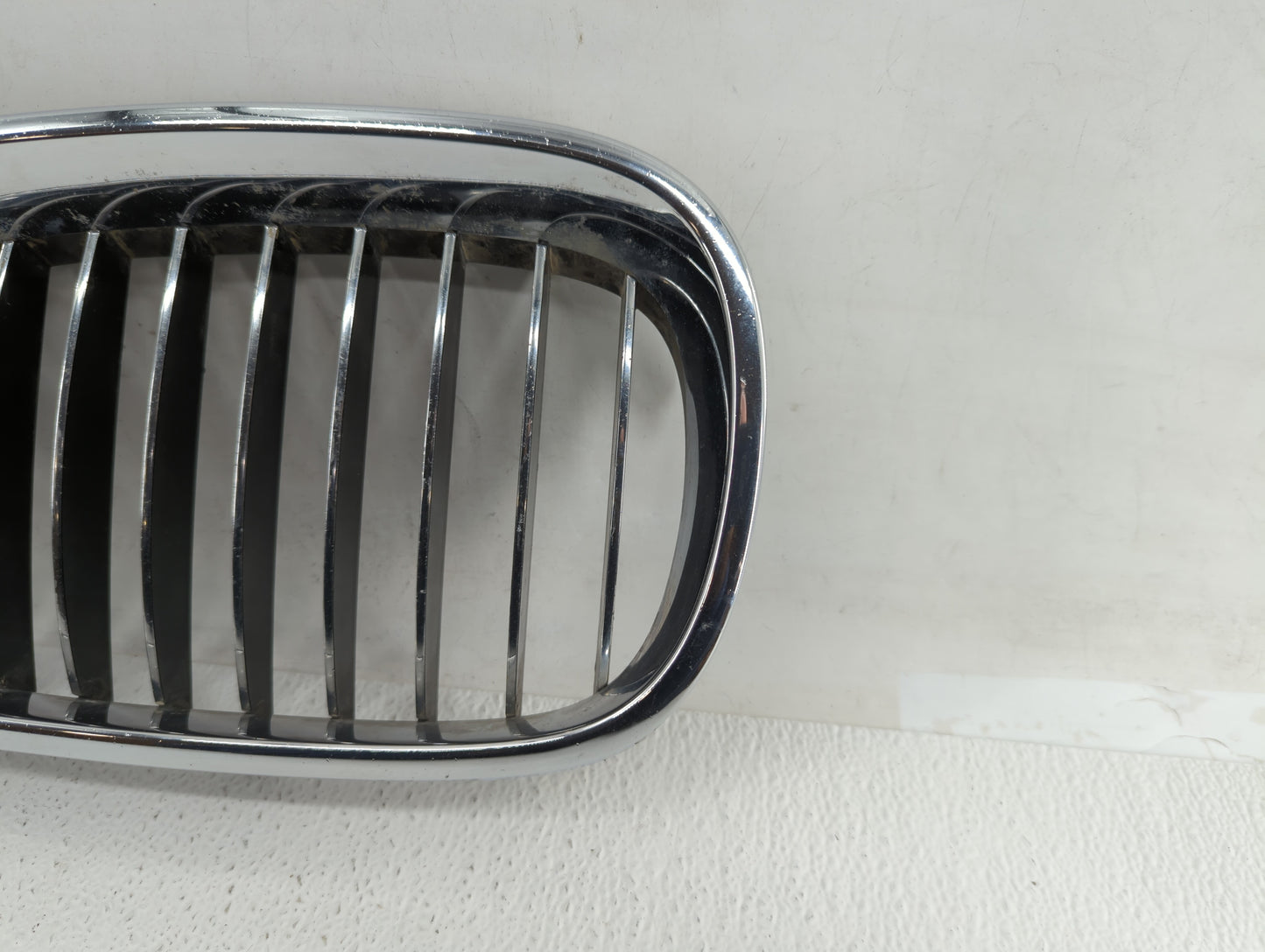 2008-2010 Bmw 528i Front Grille Bumper Not Included - Oemusedautoparts1.com