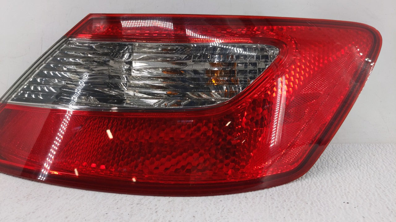 2008-2010 Bmw 528i Tail Light Assembly Passenger Right OEM P/N:7 361 882 7 180 516 Fits Fits 2008 2009 2010 OEM Used Auto Pa
