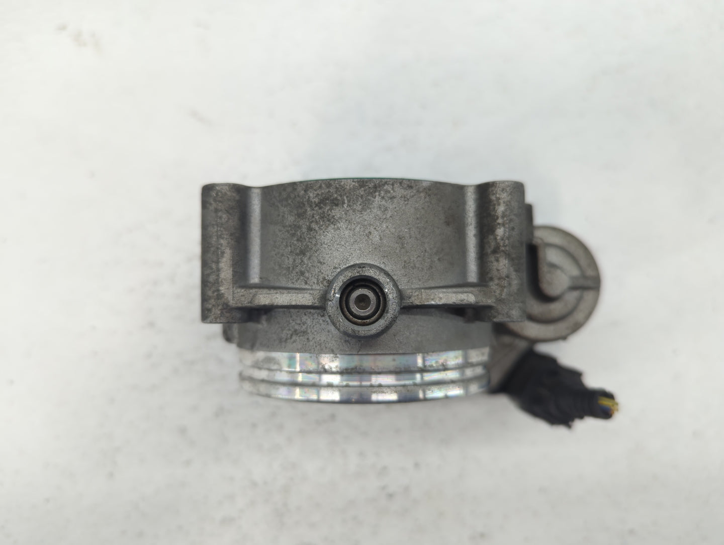 2008-2011 Bmw 528i Throttle Body P/N:1354 7556118-04 1354 7556118-03 Fits Fits 2007 2008 2009 2010 2011 2012 2013 OEM Used A