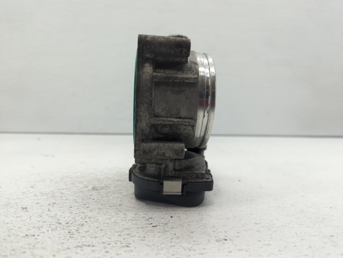 2008-2011 Bmw 528i Throttle Body P/N:1354 7556118-04 1354 7556118-03 Fits Fits 2007 2008 2009 2010 2011 2012 2013 OEM Used A