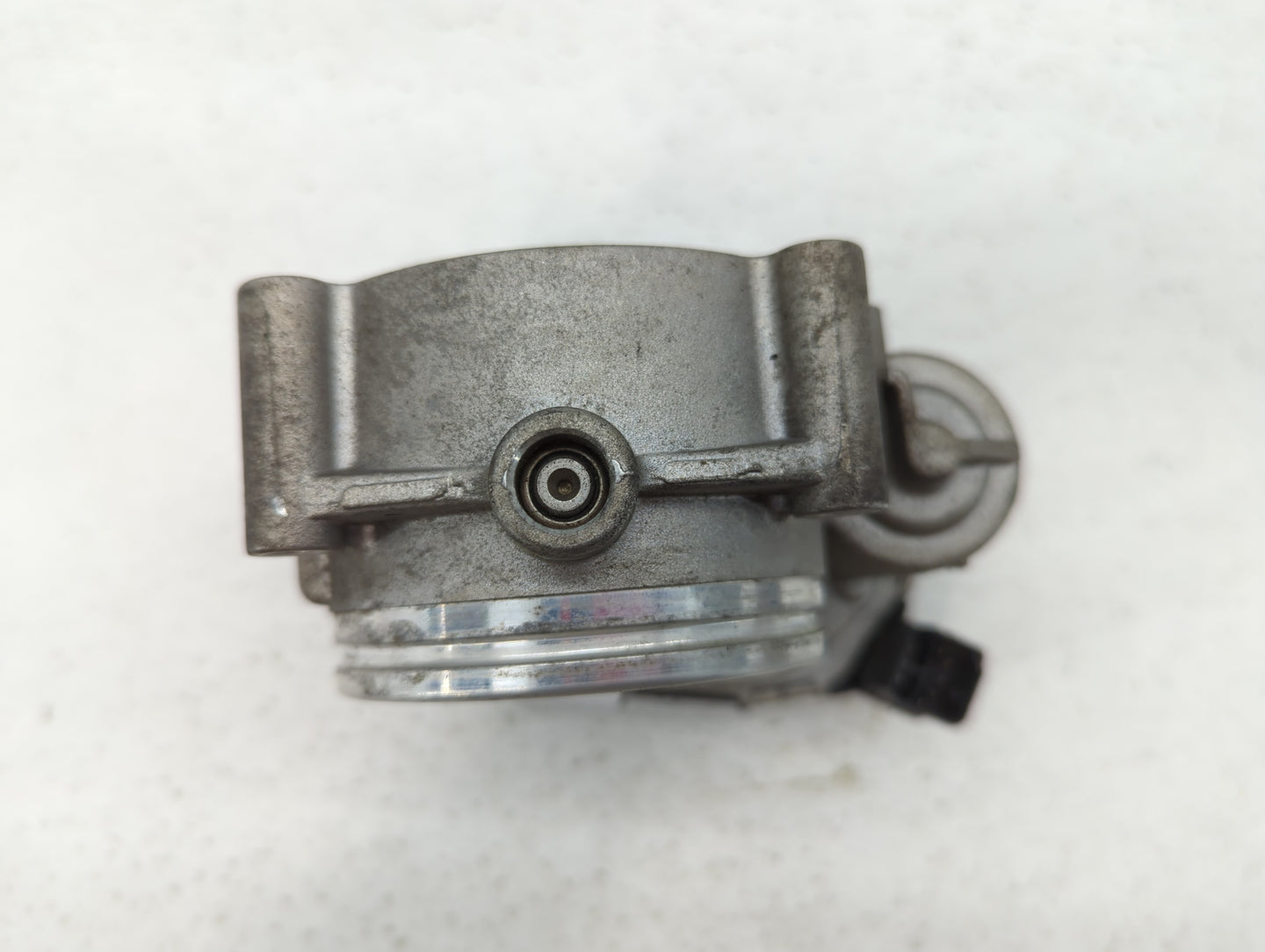 2008-2011 Bmw 528i Throttle Body P/N:1354 7556118-04 1354 7556118-03 Fits Fits 2007 2008 2009 2010 2011 2012 2013 OEM Used A