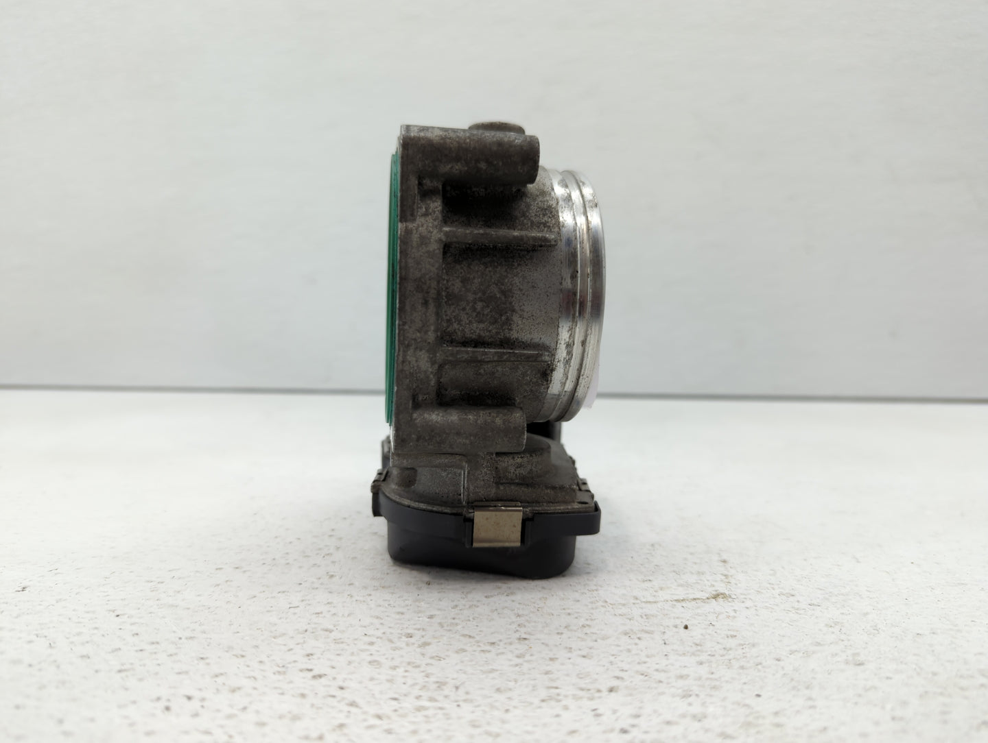 2008-2011 Bmw 528i Throttle Body P/N:1354 7556118-04 1354 7556118-03 Fits Fits 2007 2008 2009 2010 2011 2012 2013 OEM Used A