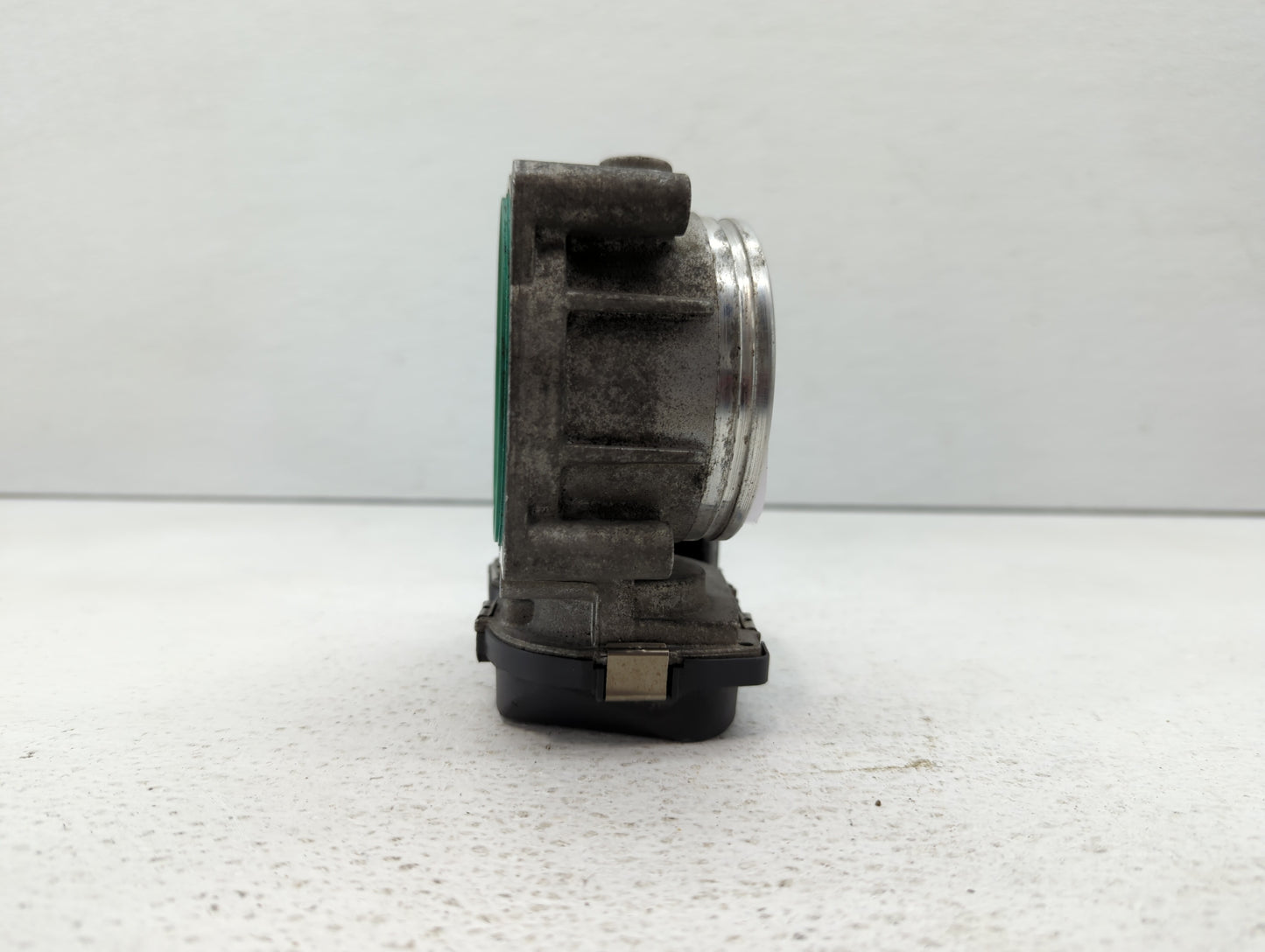 2008-2011 Bmw 528i Throttle Body P/N:1354 7556118-04 1354 7556118-03 Fits Fits 2007 2008 2009 2010 2011 2012 2013 OEM Used A