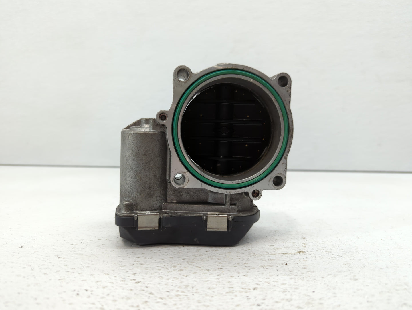 2008-2011 Bmw 528i Throttle Body P/N:1354 7556118-04 1354 7556118-03 Fits Fits 2007 2008 2009 2010 2011 2012 2013 OEM Used A