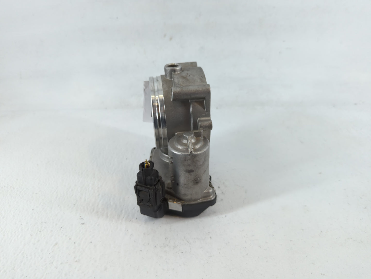 2008-2011 Bmw 528i Throttle Body P/N:A2C53112155 7 556 118 0-01 Fits Fits 2007 2008 2009 2010 2011 2012 2013 OEM Used Auto P