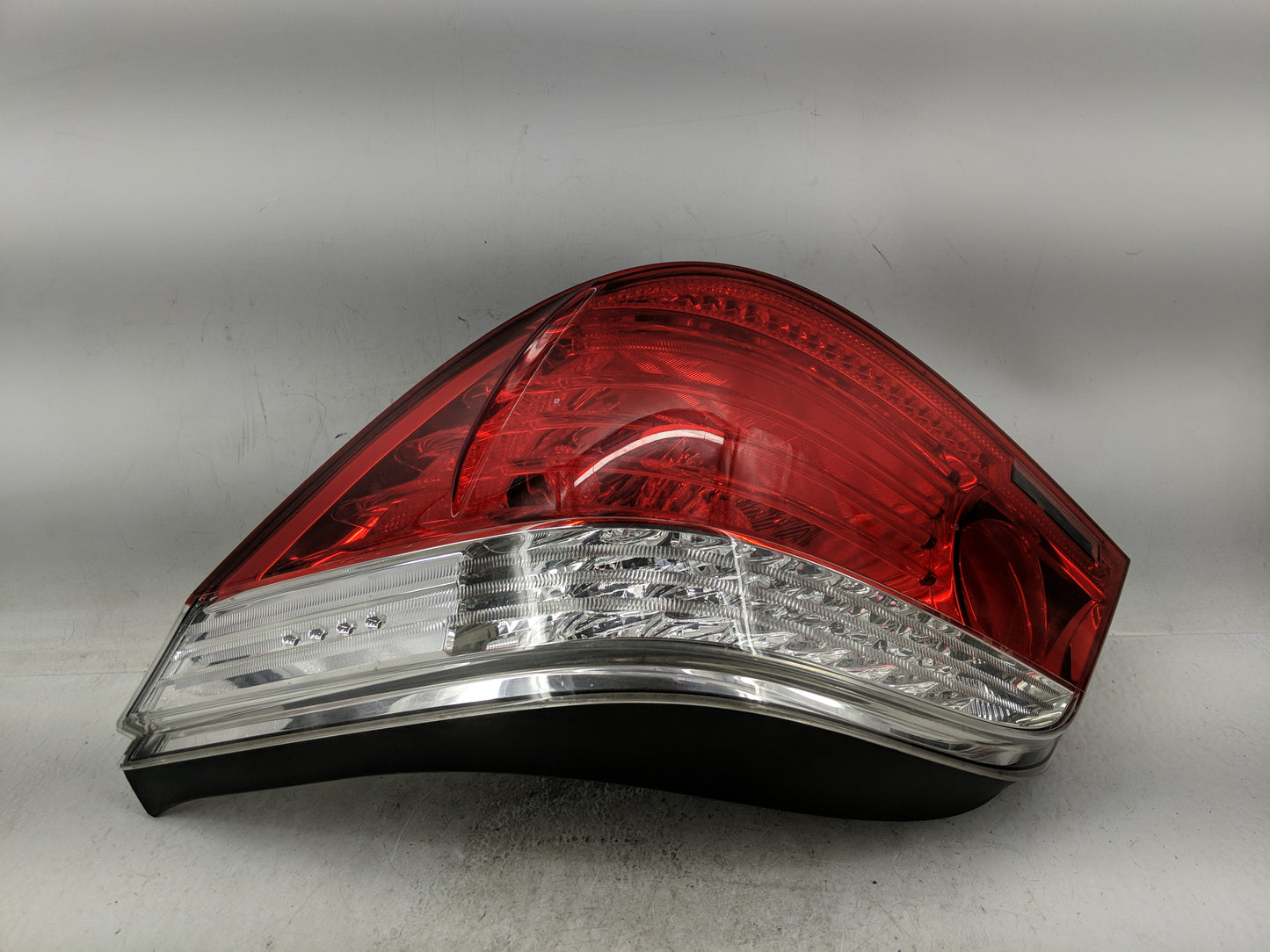 2008-2010 Bmw 535i Tail Light Assembly Passenger Right OEM P/N:7 361 882 195 285-02 Fits Fits 2008 2009 2010 OEM Used Auto P