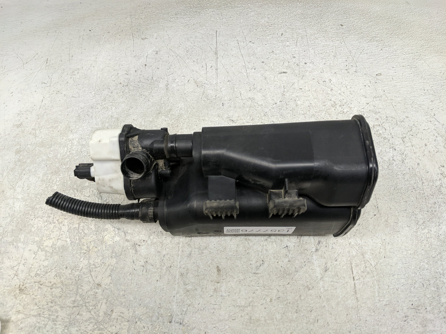 2008 Bmw 535i Fuel Vapor Charcoal Canister 1357776 - Oemusedautoparts1.com