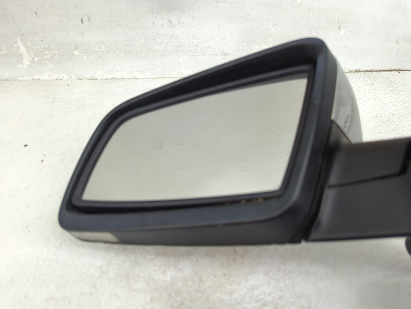 2008-2010 Bmw 535i Driver Side View Mirror - Left Door Mirror OEM Used - Oemusedautoparts1.com