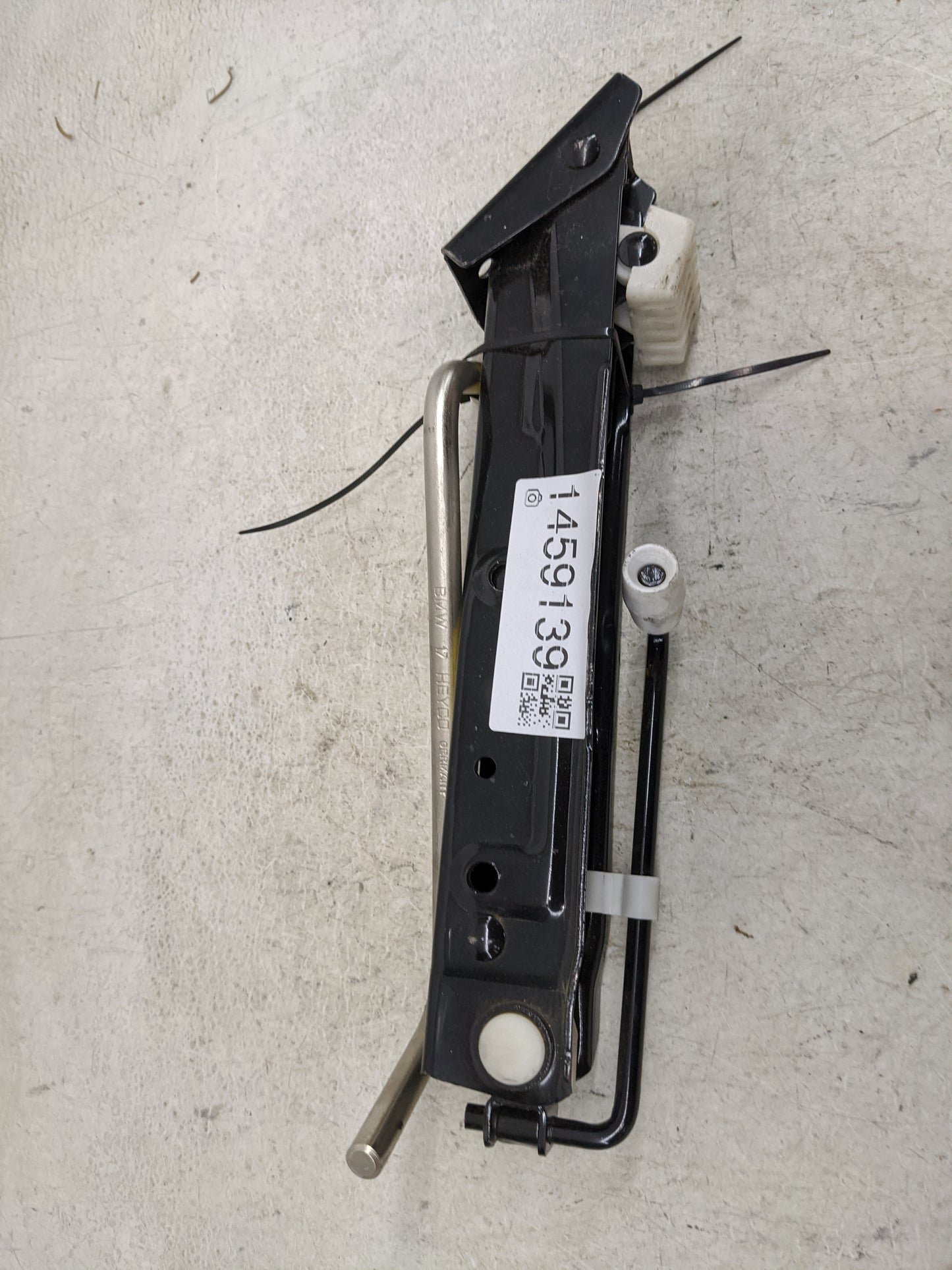 2008 Bmw 535i Spare Scissor Car Jack - Oemusedautoparts1.com