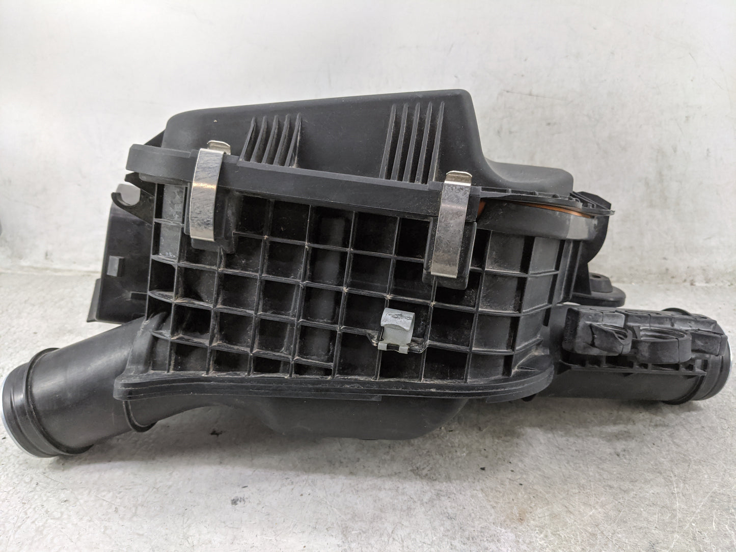 2008-2010 Bmw 535i Air Cleaner Intake-duct Hose Tube 1476849 - Oemusedautoparts1.com