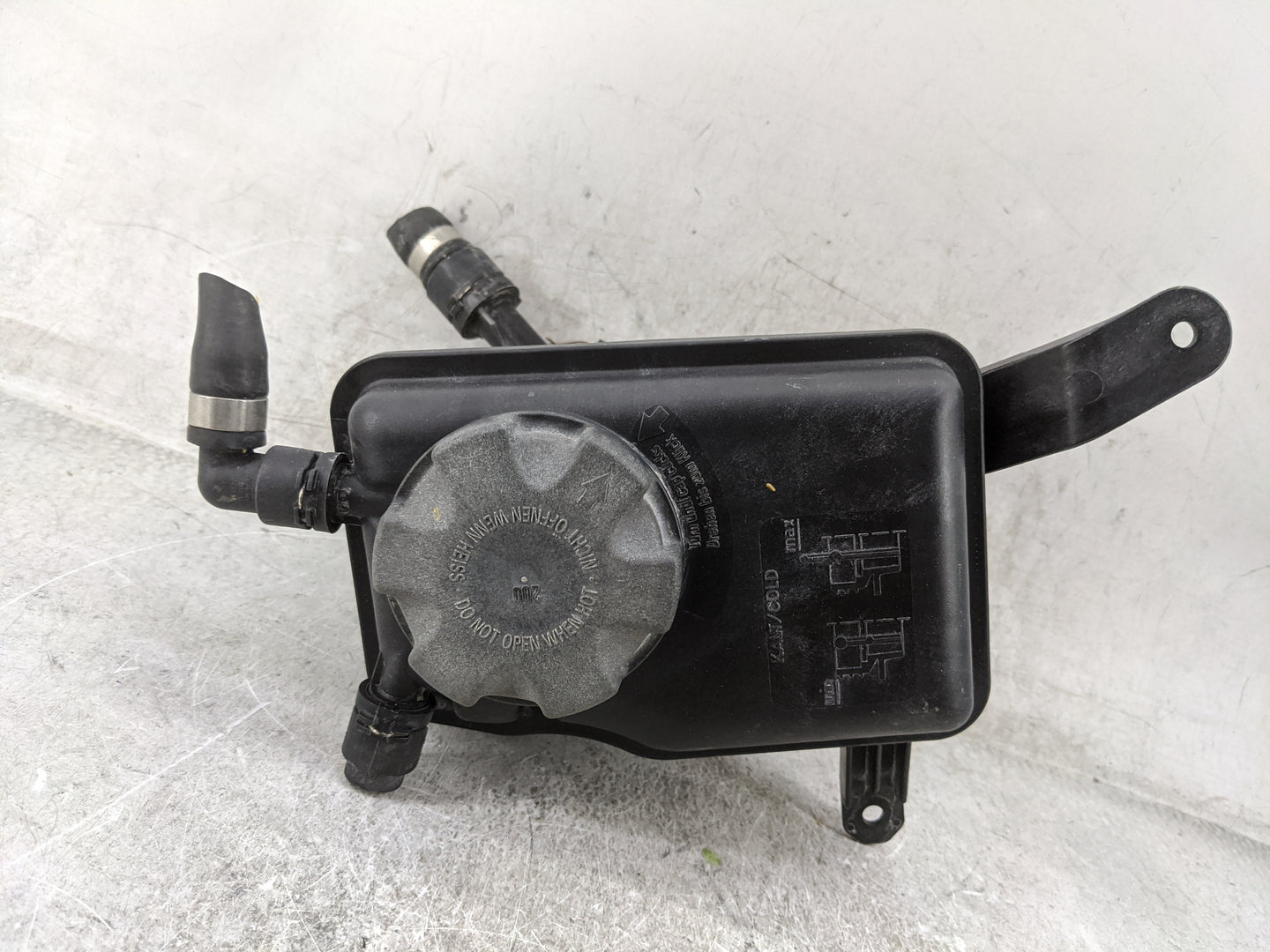 2008-2010 Bmw 535i Radiator Coolant Overflow Expansion Tank Bottle 1477069 - Oemusedautoparts1.com