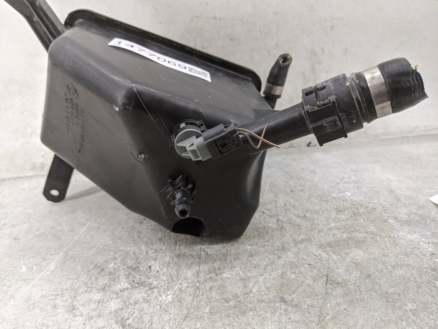 2008-2010 Bmw 535i Radiator Coolant Overflow Expansion Tank Bottle 1477069 - Oemusedautoparts1.com
