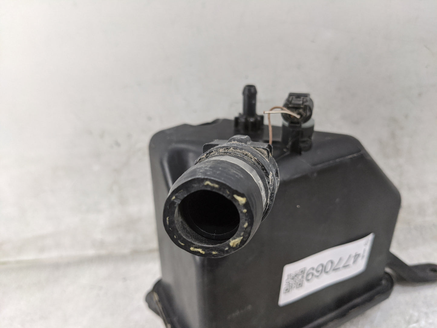 2008-2010 Bmw 535i Radiator Coolant Overflow Expansion Tank Bottle 1477069 - Oemusedautoparts1.com
