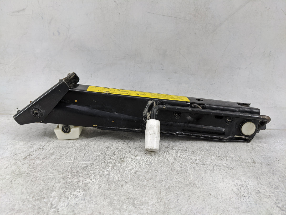 2008 Bmw 535i Spare Scissor Car Jack Black - Oemusedautoparts1.com