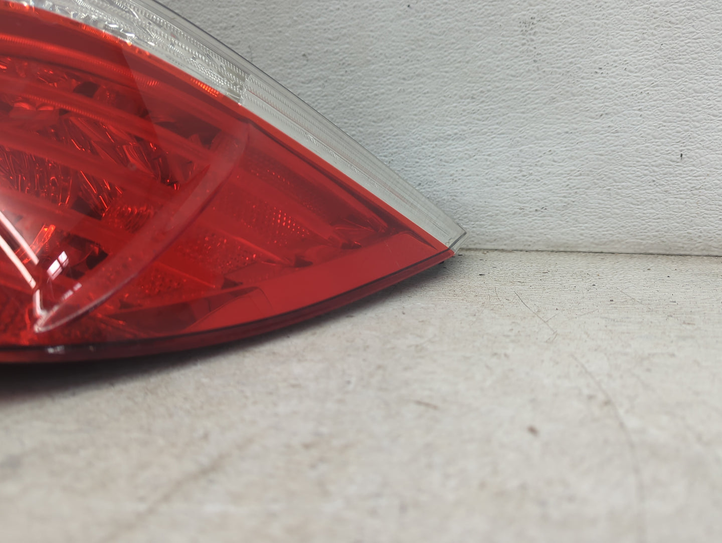 2008-2010 Bmw 535i Tail Light Assembly Passenger Right OEM P/N:63217180516-06 2VP009425-04 Fits Fits 2008 2009 2010 OEM Used