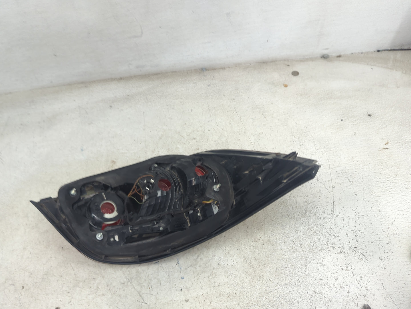 2008-2010 Bmw 535i Tail Light Assembly Passenger Right OEM P/N:63217180516-06 2VP009425-04 Fits Fits 2008 2009 2010 OEM Used