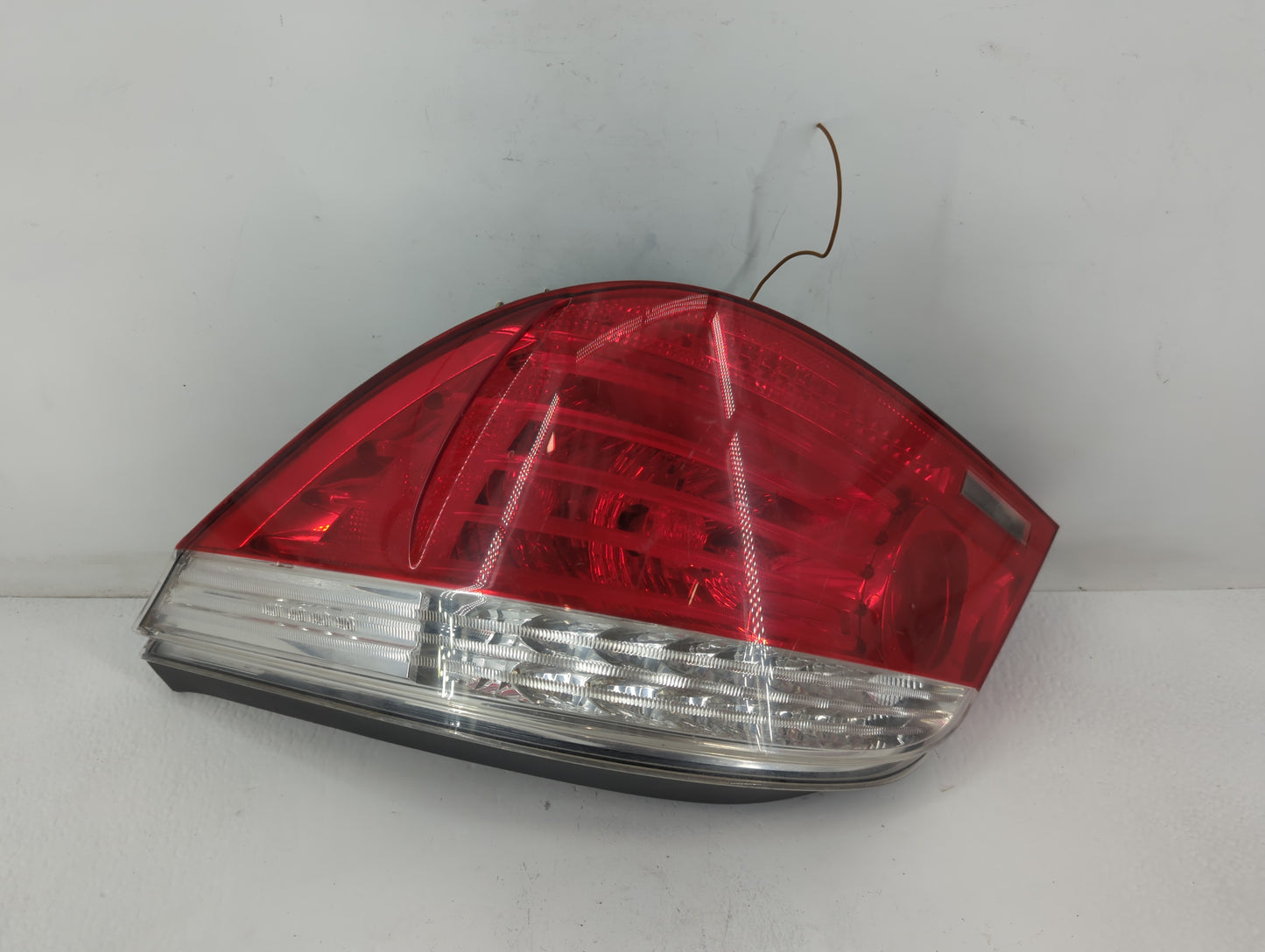 2008-2010 Bmw 535i Tail Light Assembly Passenger Right OEM P/N:195 285-02 7 361 882 Fits Fits 2008 2009 2010 OEM Used Auto P