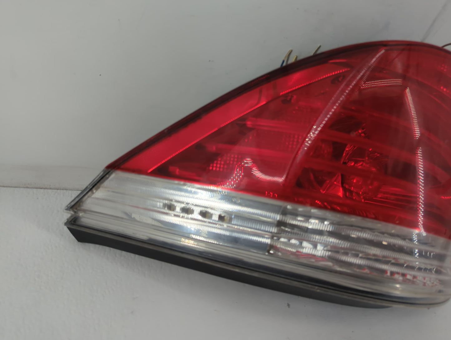 2008-2010 Bmw 535i Tail Light Assembly Passenger Right OEM P/N:195 285-02 7 361 882 Fits Fits 2008 2009 2010 OEM Used Auto P