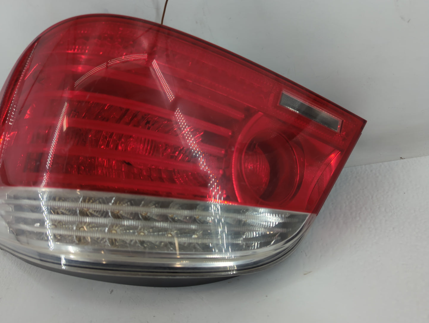 2008-2010 Bmw 535i Tail Light Assembly Passenger Right OEM P/N:195 285-02 7 361 882 Fits Fits 2008 2009 2010 OEM Used Auto P