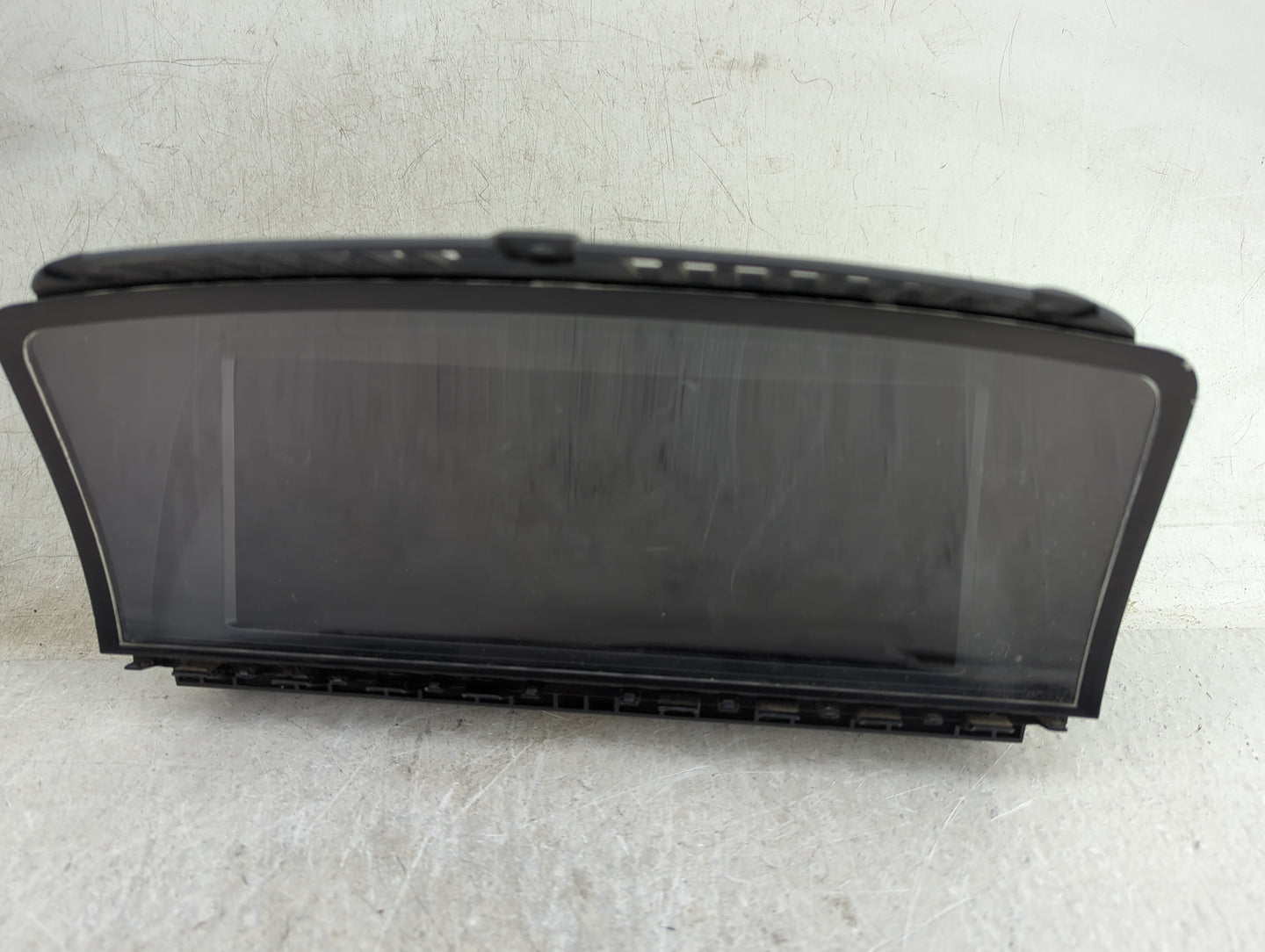 Bmw 750 Information Display Screen - Oemusedautoparts1.com