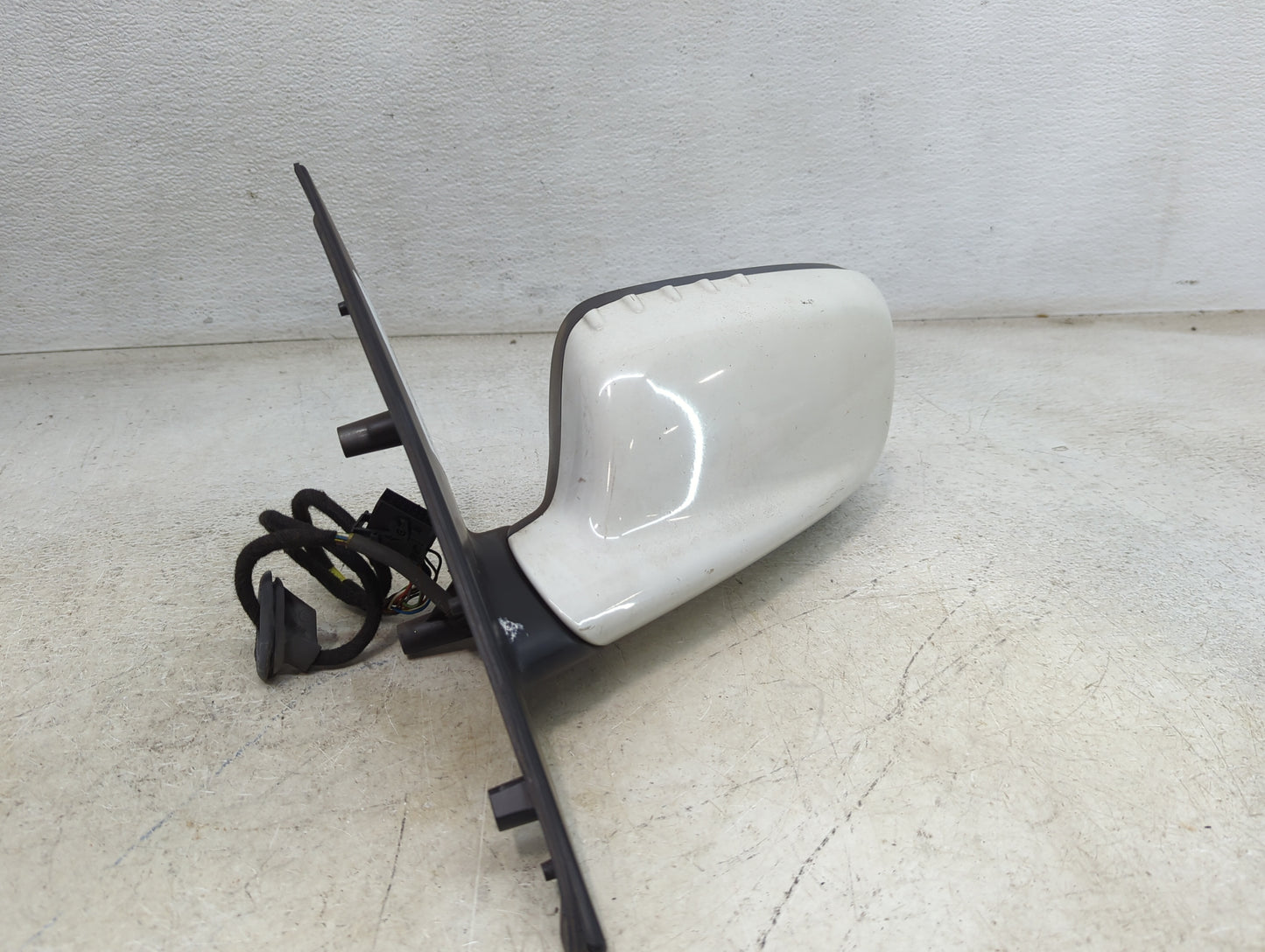 2007-2008 Bmw 750 Driver Side View Mirror - Left Door Mirror OEM Used - Oemusedautoparts1.com