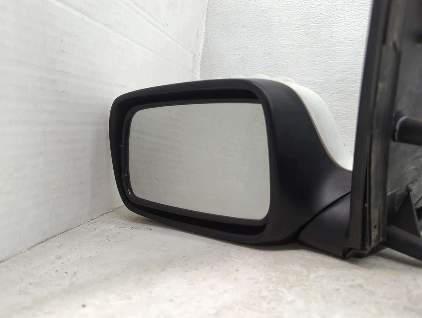 2007-2008 Bmw 750 Driver Side View Mirror - Left Door Mirror OEM Used - Oemusedautoparts1.com