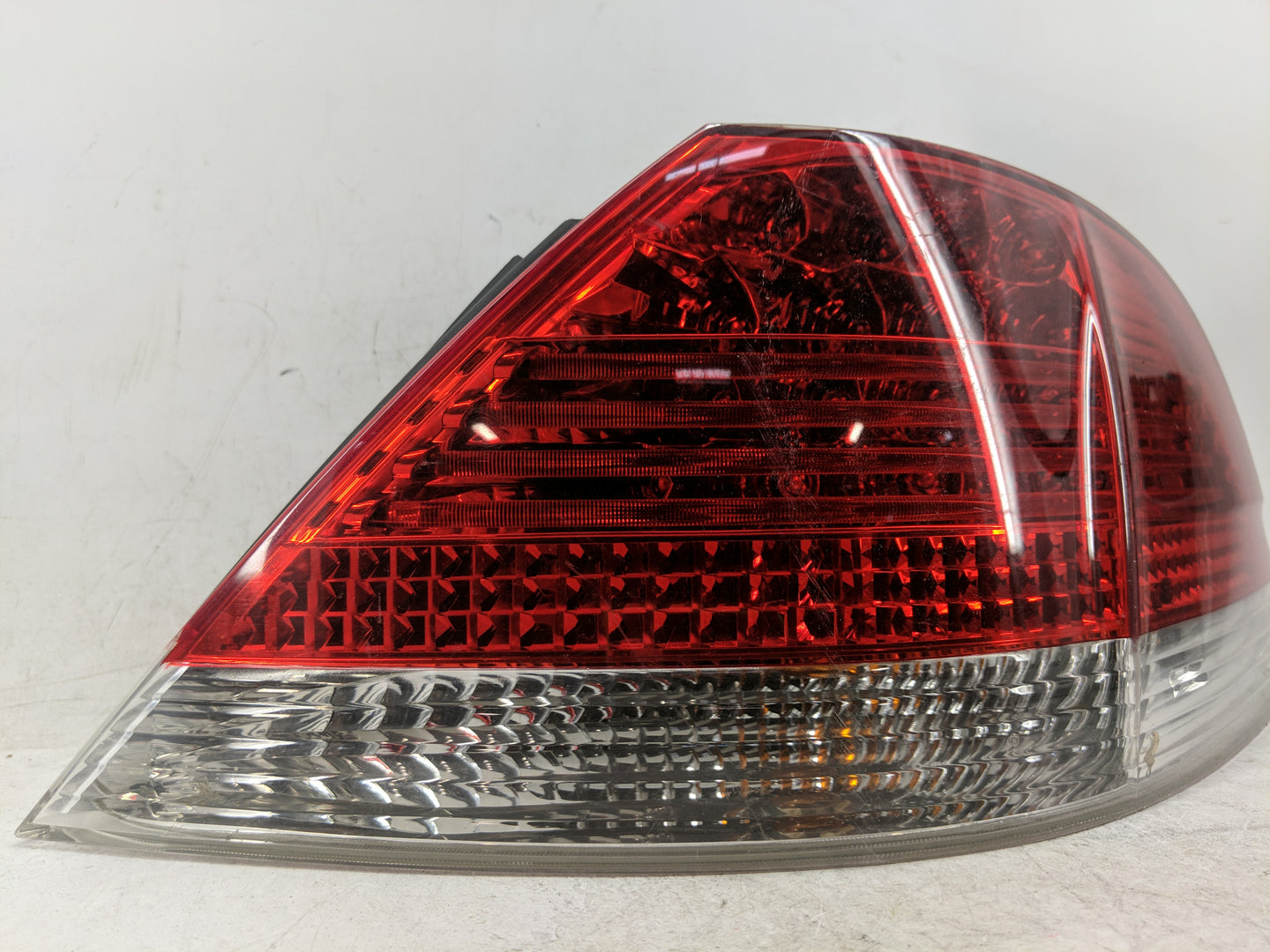 2006-2008 Bmw 750i Tail Light Assembly Passenger Right OEM P/N:6938516 Fits Fits 2006 2007 2008 OEM Used Auto Parts - Oemuse