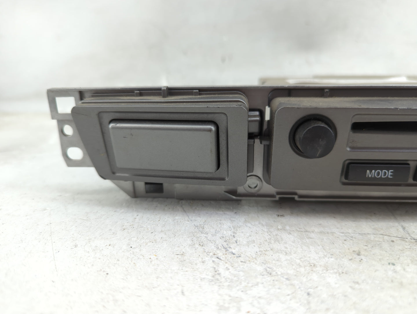 2006-2008 Bmw 750i Radio AM FM Cd Player Receiver Replacement P/N:5333 9730 6 952 346, 6 952 345 Fits Fits 2006 2007 2008 OE