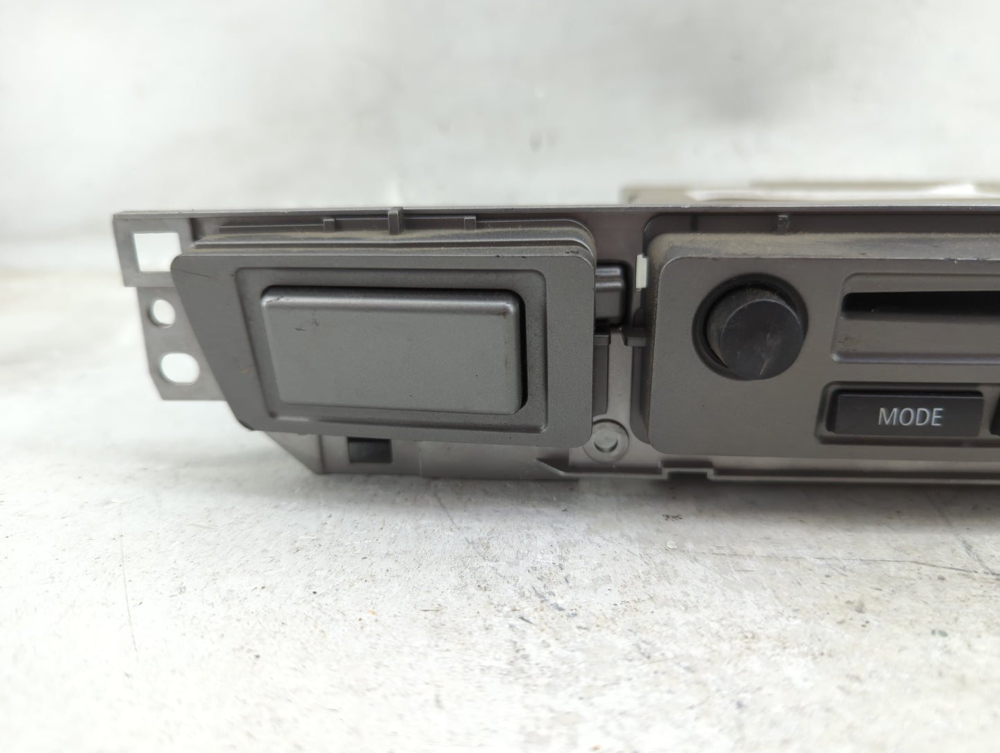 2006-2008 Bmw 750i Radio AM FM Cd Player Receiver Replacement P/N:5333 9730 6 952 346, 6 952 345 Fits Fits 2006 2007 2008 OE