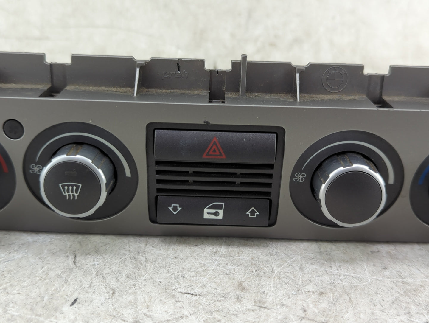 2006-2008 Bmw 750i Climate Control Module Temperature AC/Heater Replacement P/N:6981405-01 Fits Fits 2006 2007 2008 OEM Used