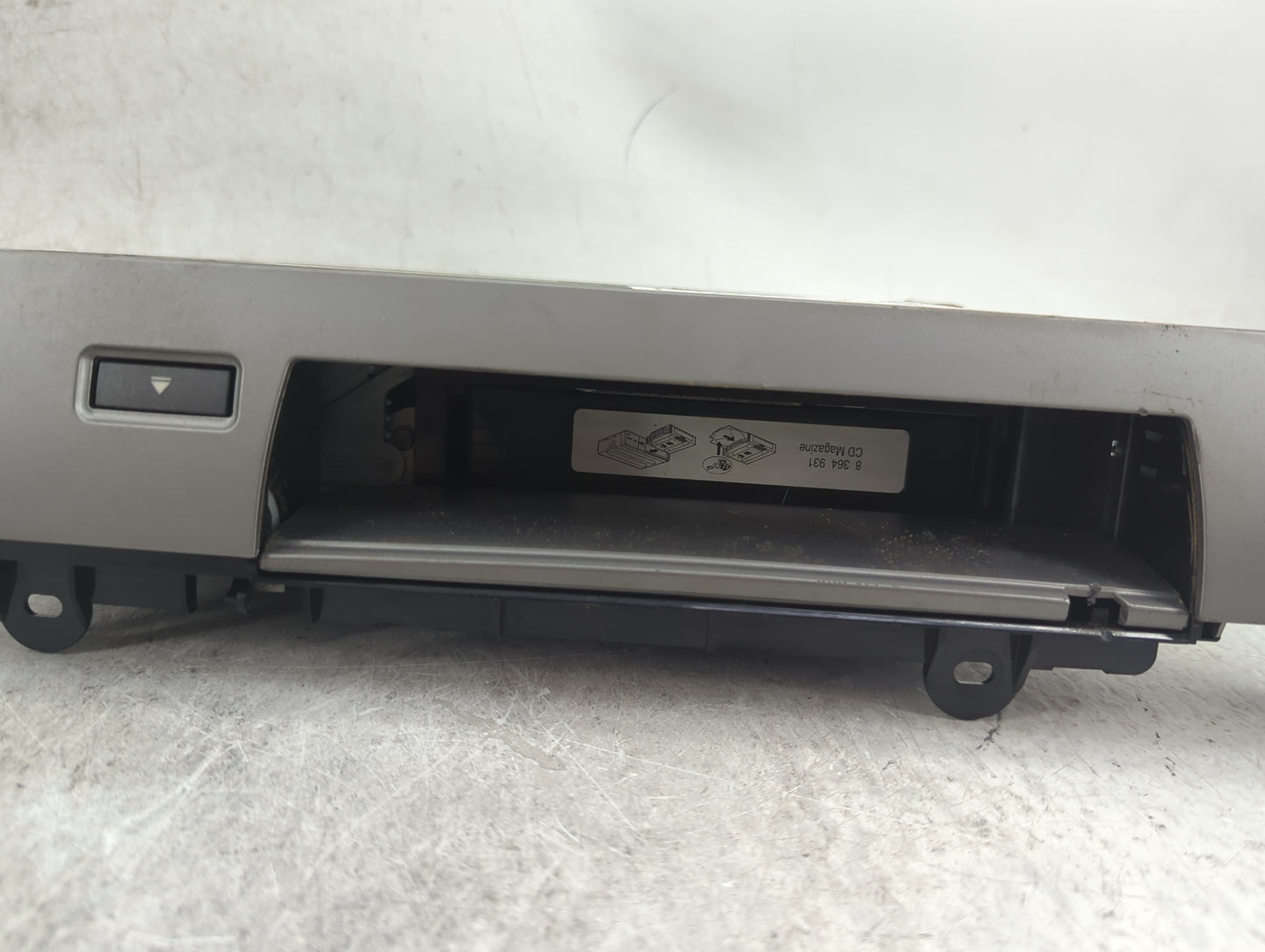 Bmw 750li Radio Cd Changer 65.12-9133082-01|8364931 - Oemusedautoparts1.com