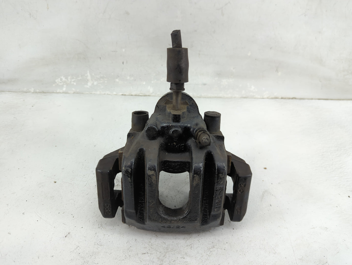 2004-2006 Bmw 760i Front Driver Left Brake Caliper - Oemusedautoparts1.com