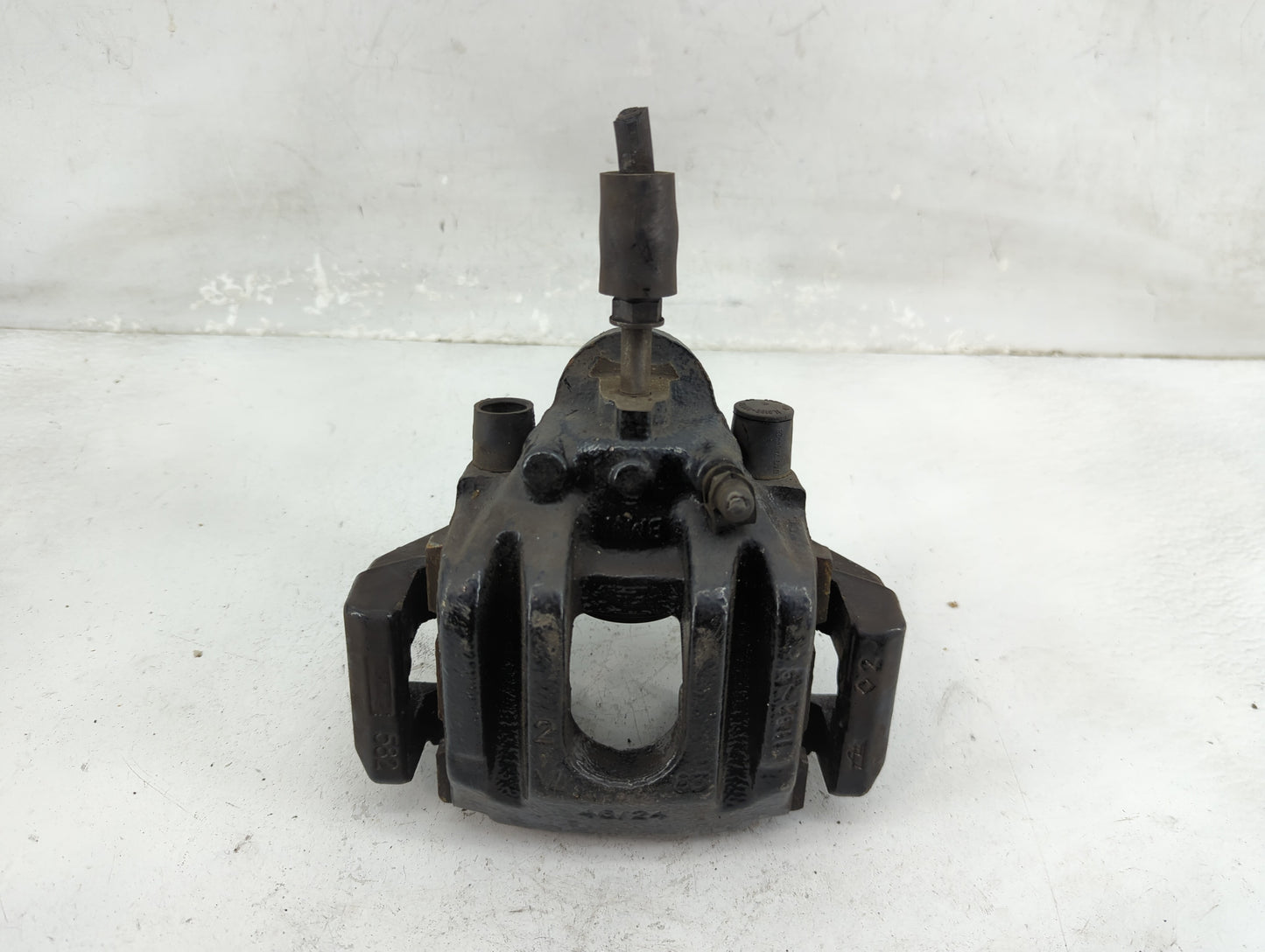 2004-2006 Bmw 760i Front Driver Left Brake Caliper - Oemusedautoparts1.com