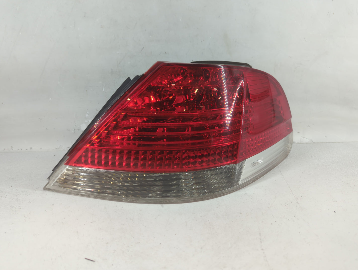 2008 Bmw 7 Series Tail Light Assembly Driver Left OEM P/N:325014 B17 4417 6938516-10 Fits Fits 2006 2007 OEM Used Auto Parts