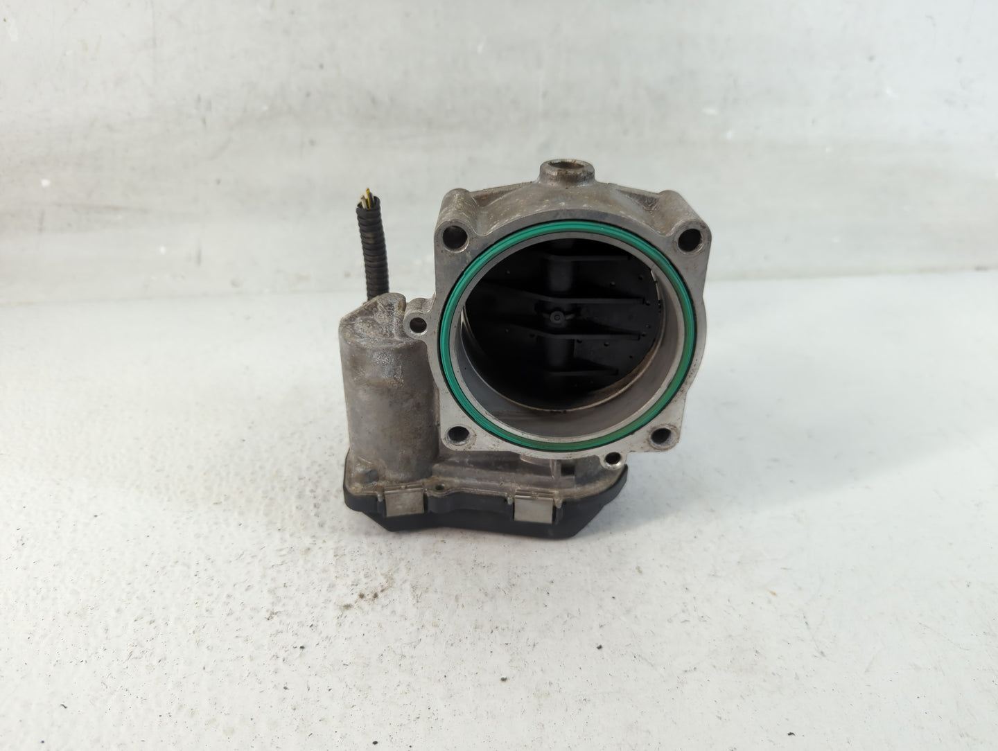 2007-2012 Bmw X3 Throttle Body P/N:7 556 118 0 Fits Fits 2007 2008 2009 2010 2011 2012 2013 OEM Used Auto Parts - Oemusedaut