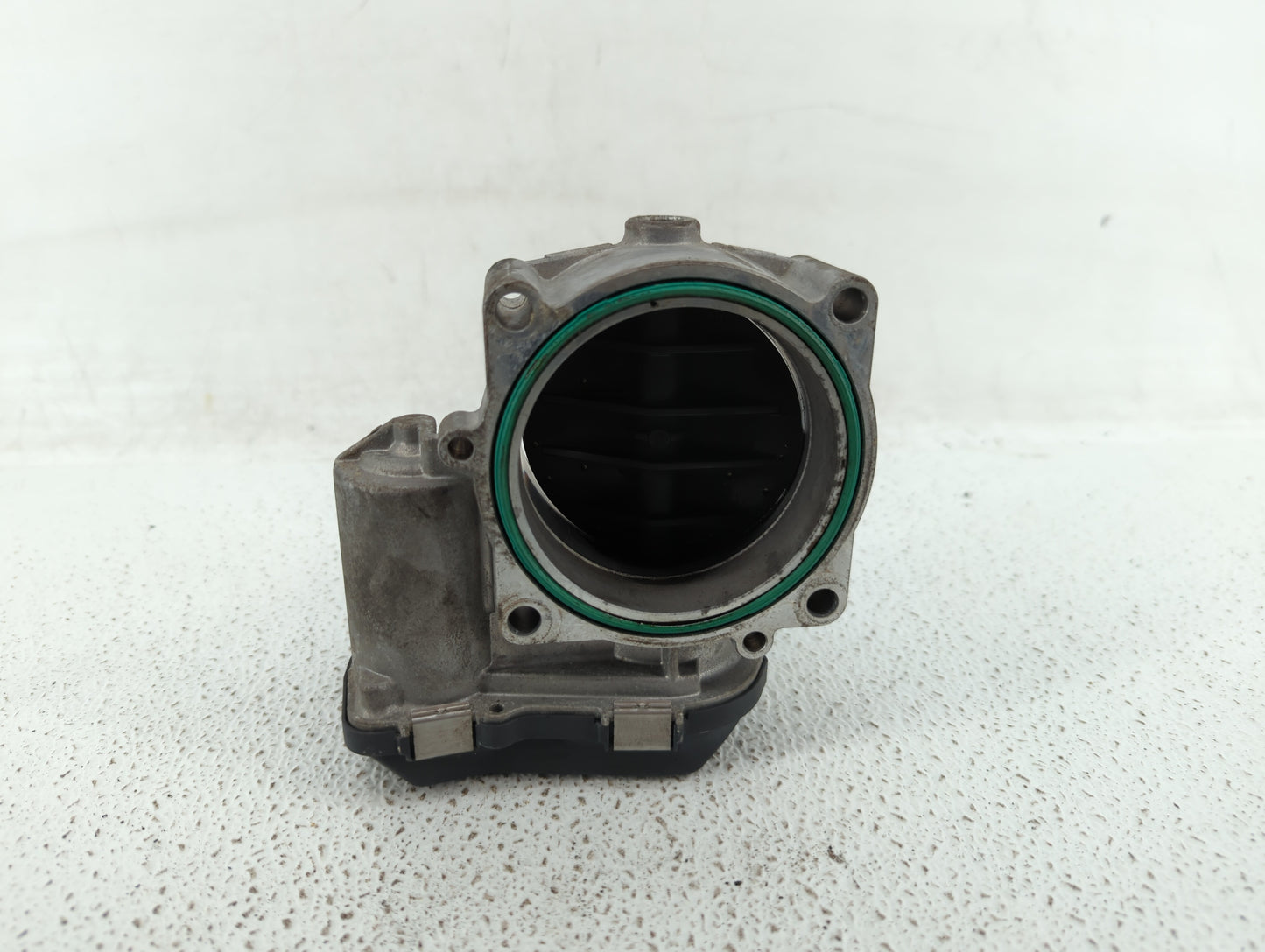 2007-2012 Bmw X3 Throttle Body P/N:1354 7556118-04 1354 7556118-03 Fits Fits 2007 2008 2009 2010 2011 2012 2013 OEM Used Aut