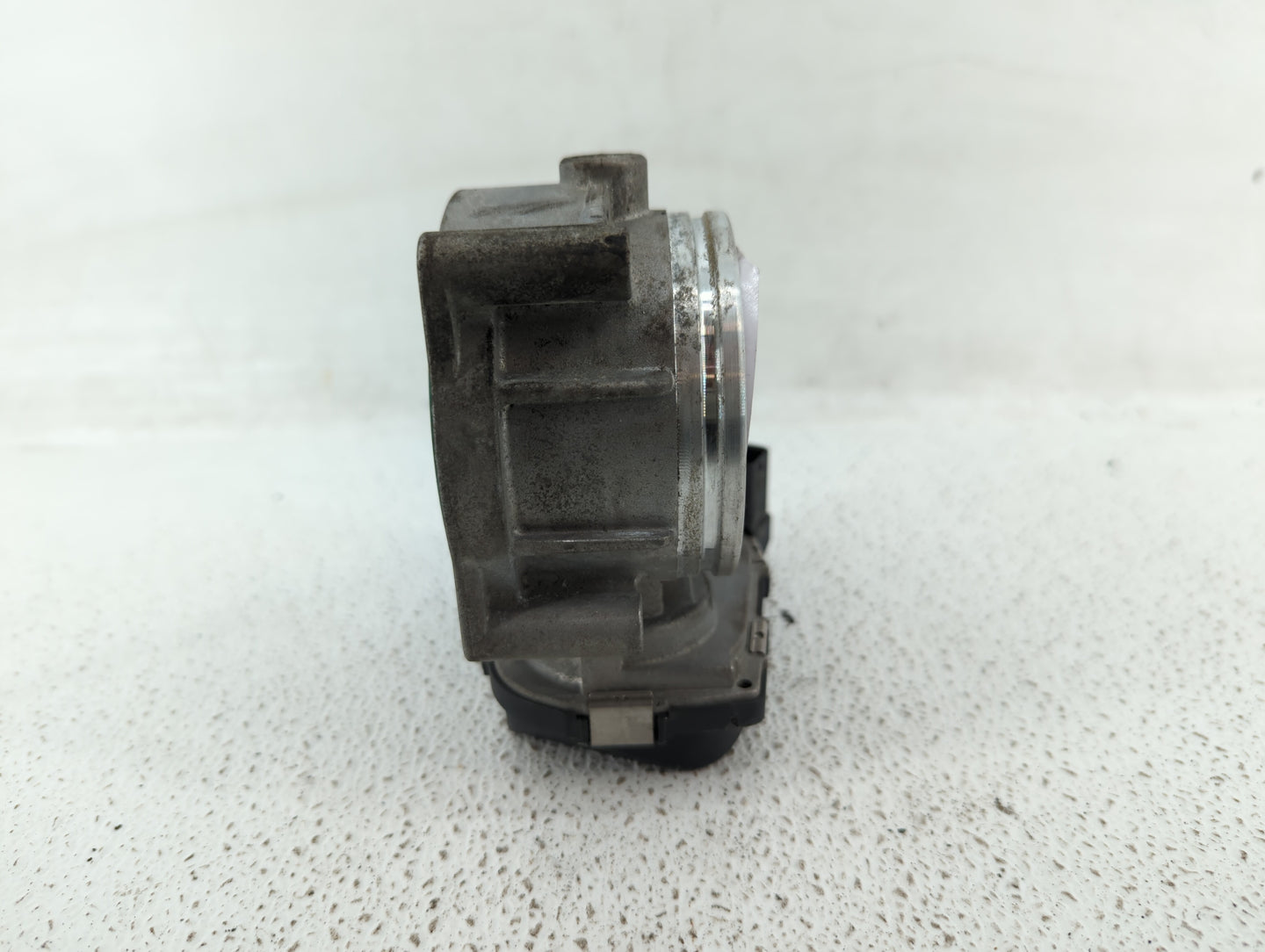 2007-2012 Bmw X3 Throttle Body P/N:1354 7556118-04 1354 7556118-03 Fits Fits 2007 2008 2009 2010 2011 2012 2013 OEM Used Aut