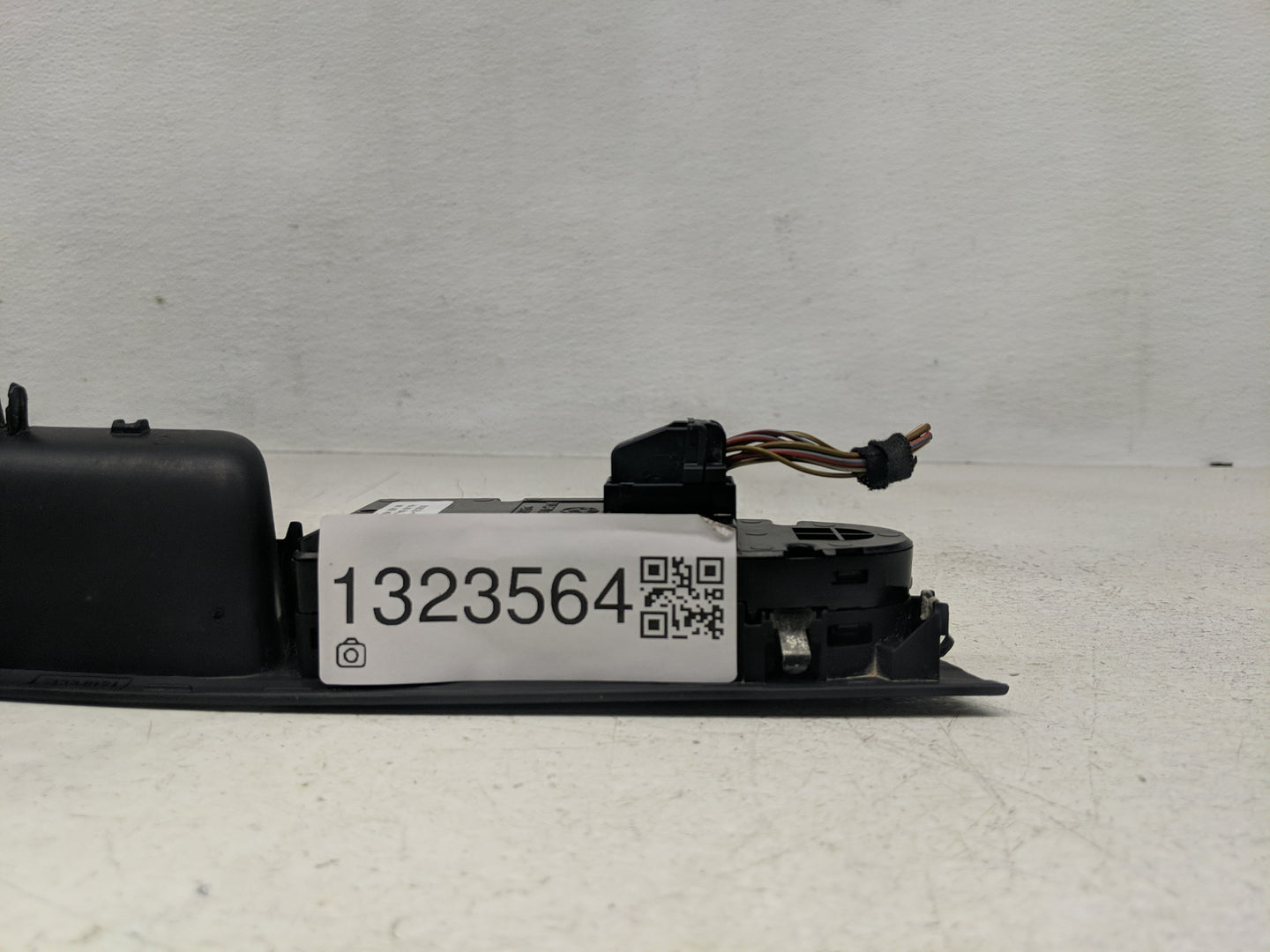 2007-2013 Bmw X5 Master Power Window Switch Replacement Driver Side Left P/N:9122121-01 Fits OEM Used Auto Parts - Oemusedau