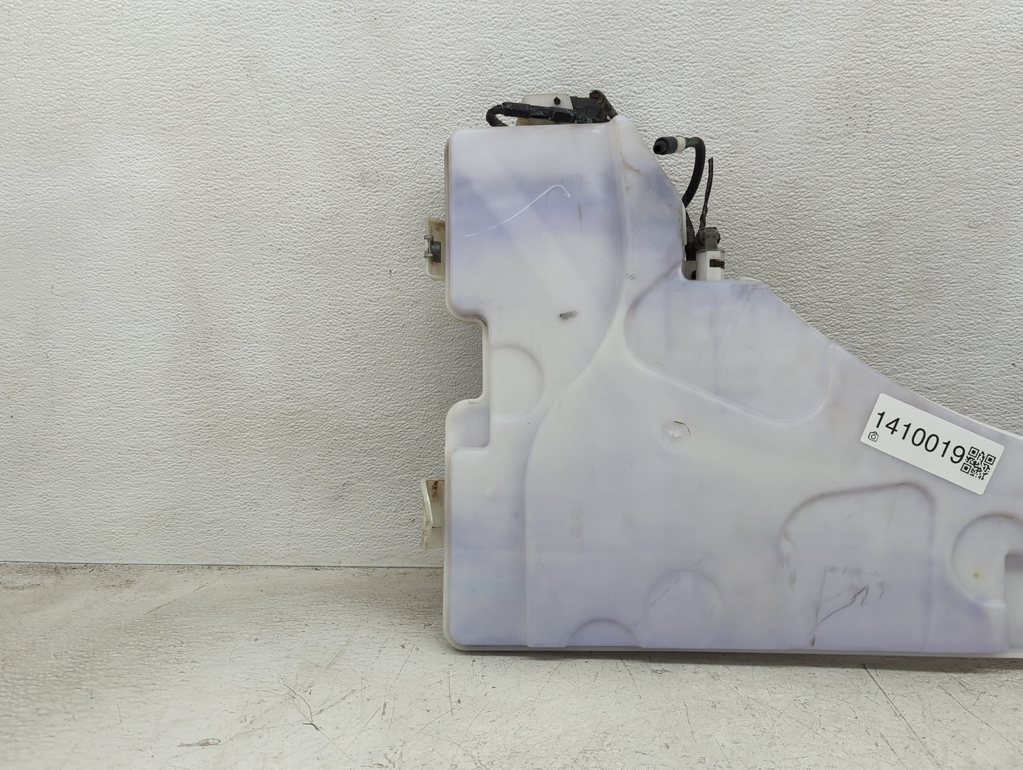 2007-2013 Bmw X5 Windshield Washer Fluid Reservoir Bottle Oem - Oemusedautoparts1.com