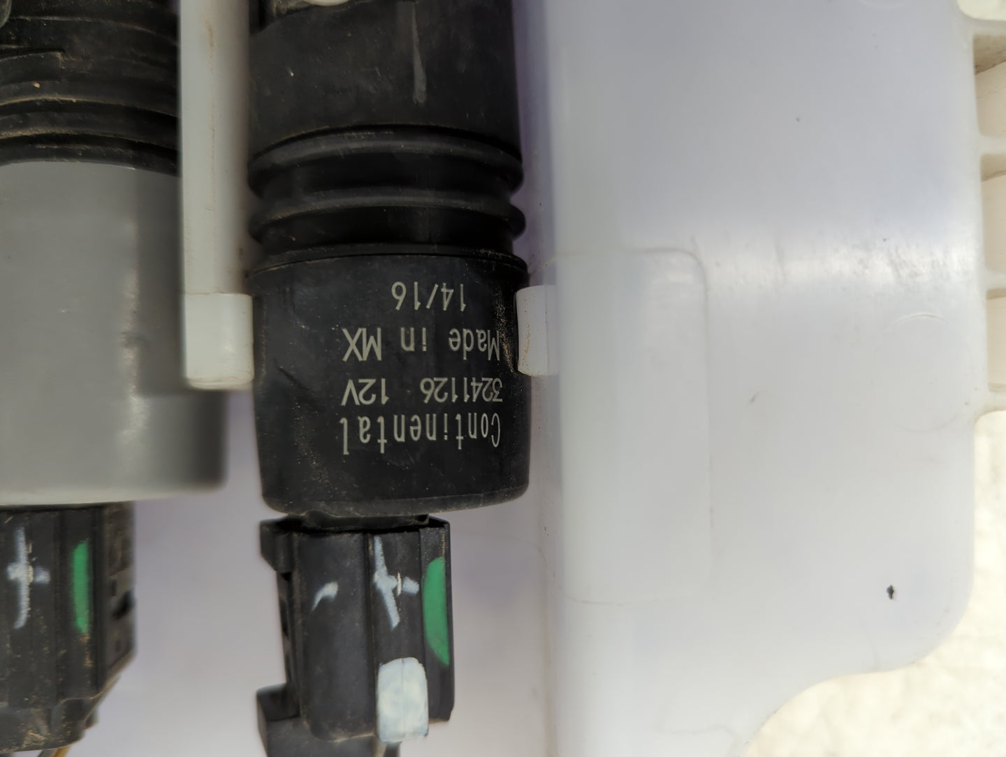 2007-2013 Bmw X5 Windshield Washer Fluid Reservoir Bottle Oem - Oemusedautoparts1.com