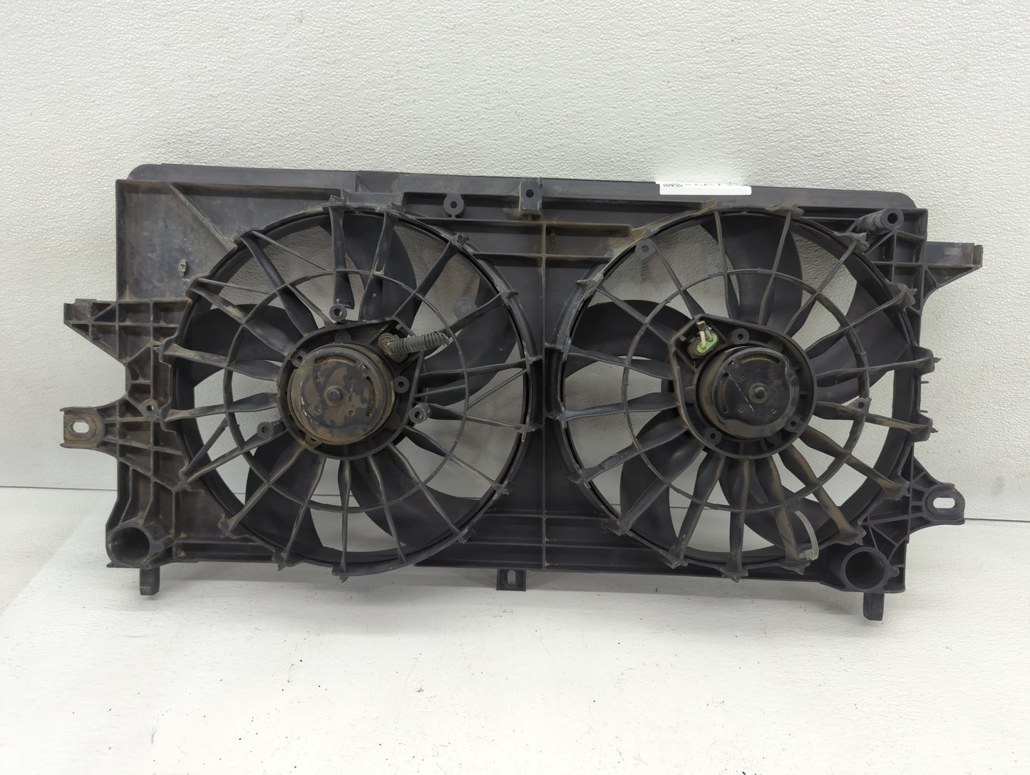 2005-2009 Buick Allure Left Radiator Fan Motor Assembly 617540 - Oemusedautoparts1.com