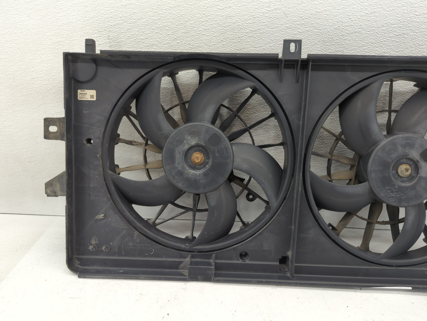 2005-2009 Buick Allure Left Radiator Fan Motor Assembly 617540 - Oemusedautoparts1.com