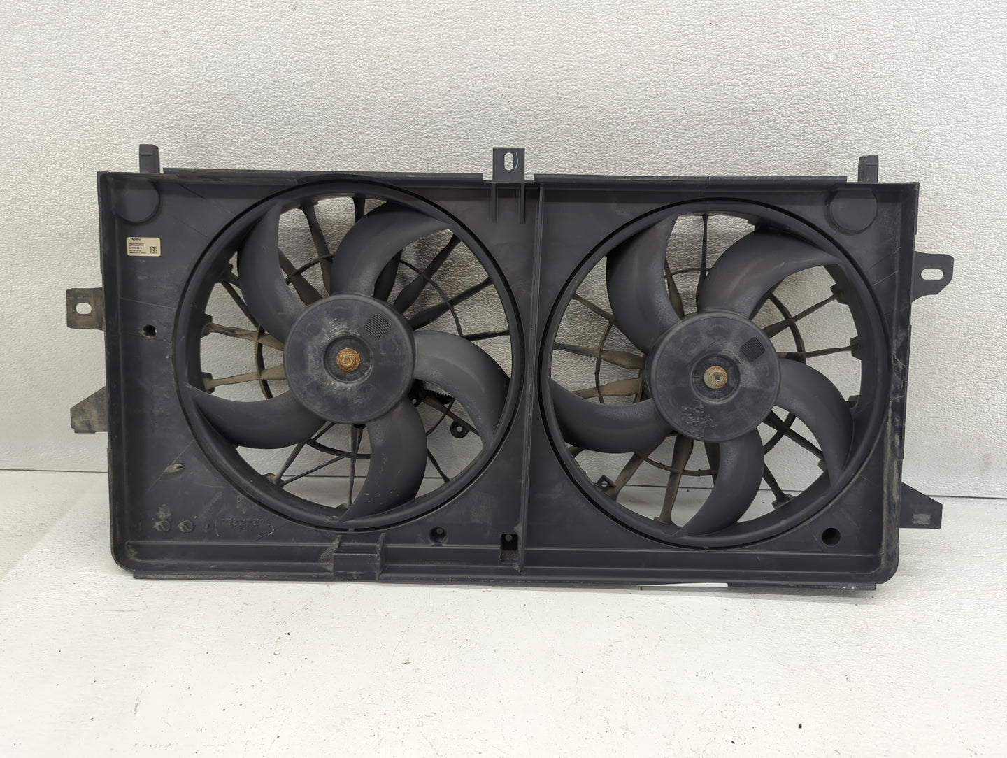 2005-2009 Buick Allure Left Radiator Fan Motor Assembly 617540 - Oemusedautoparts1.com