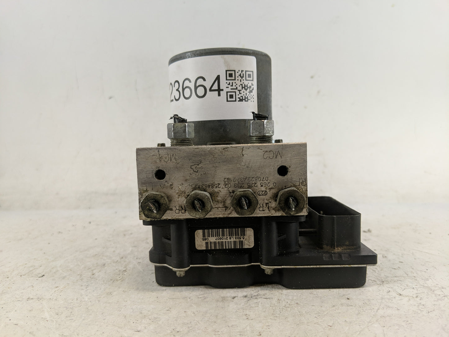 2008 Buick Enclave ABS Pump Control Module Replacement P/N:25860505 0 265 230 141 01 Fits OEM Used Auto Parts - Oemusedautop
