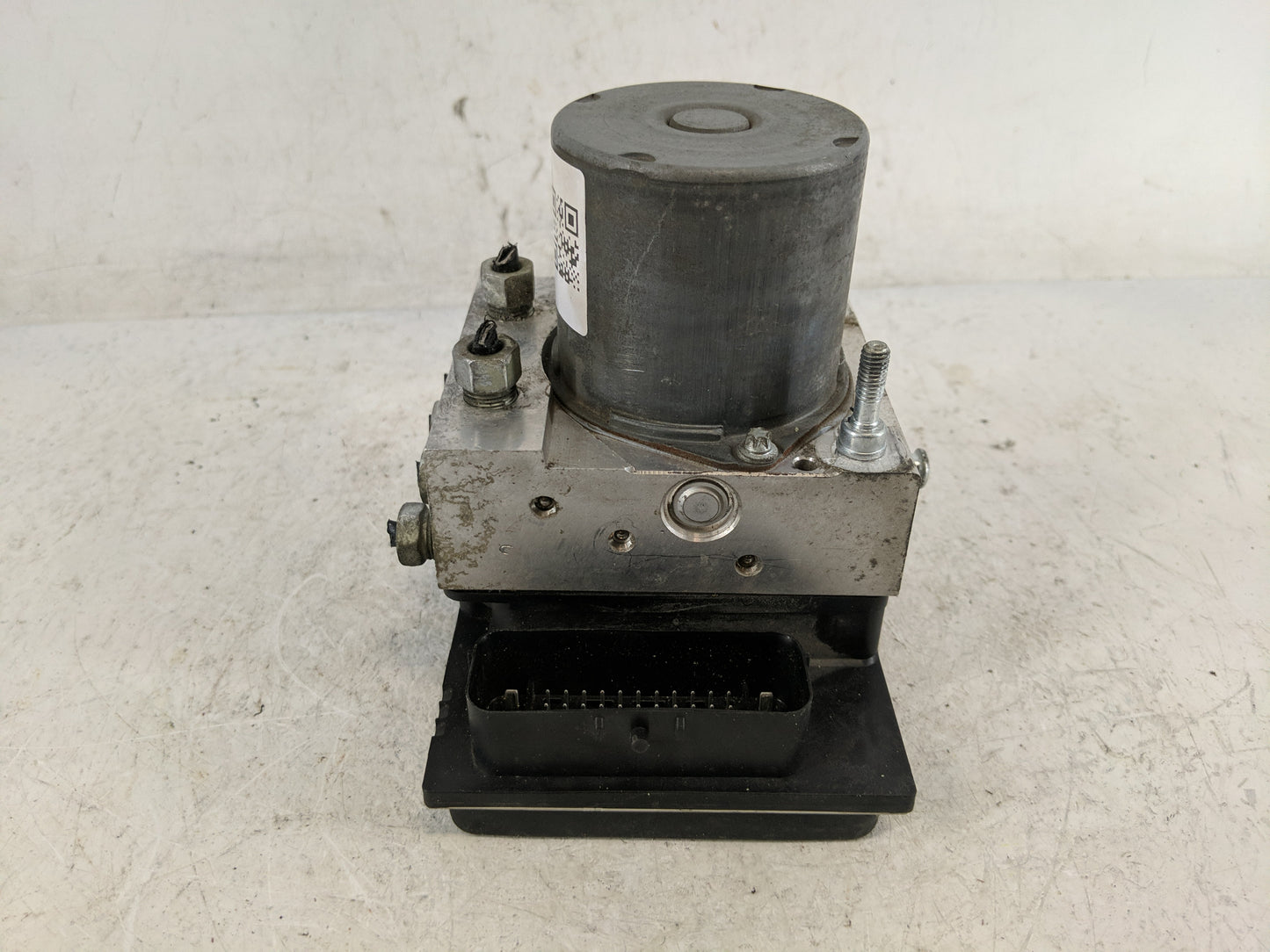 2008 Buick Enclave ABS Pump Control Module Replacement P/N:25860505 0 265 230 141 01 Fits OEM Used Auto Parts - Oemusedautop