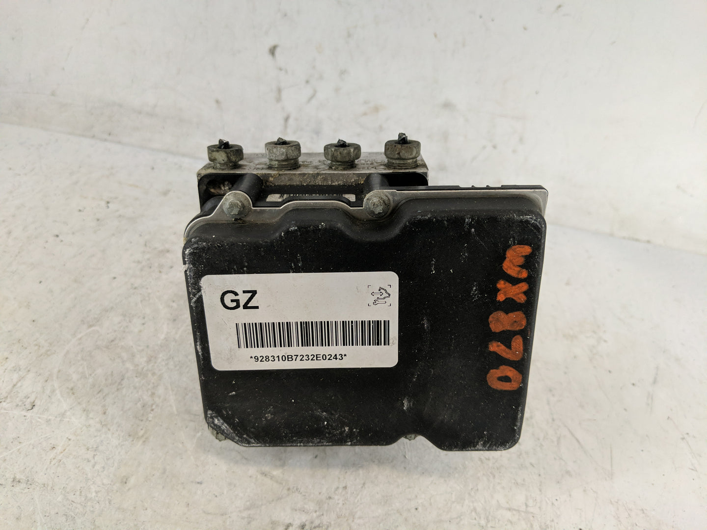 2008 Buick Enclave ABS Pump Control Module Replacement P/N:25860505 0 265 230 141 01 Fits OEM Used Auto Parts - Oemusedautop